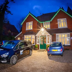 Pensión Gatwick Turret, Horley